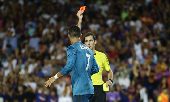 Koľko zápasov dostal Cristiano Ronaldo za sotenie do rozhodcu?